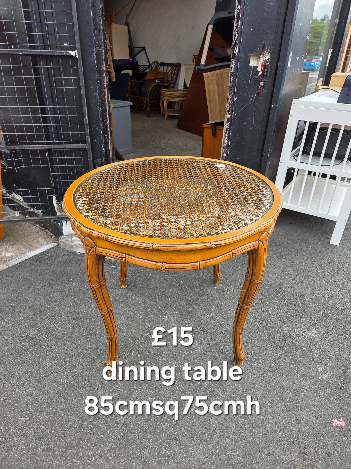Dining table π Free delivery in Leicester π