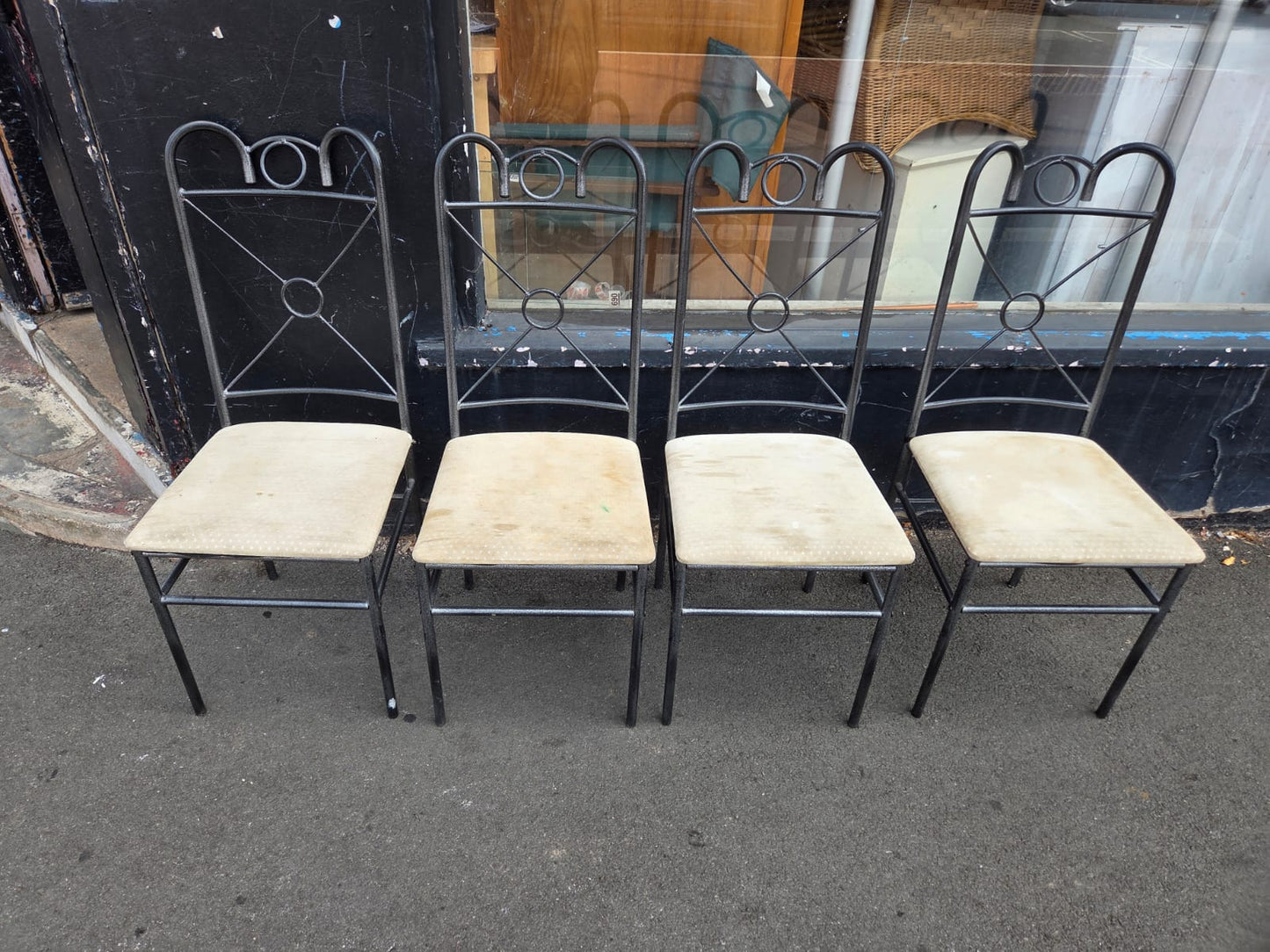 Dining table and 4 chairs 🌟 Free Delivery in Leicester 🌟