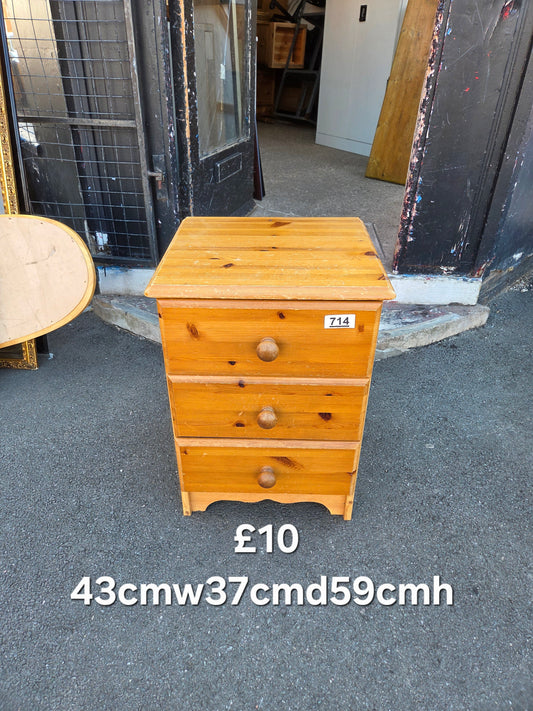 Bedside table 🌟 Free delivery in Leicester 🌟