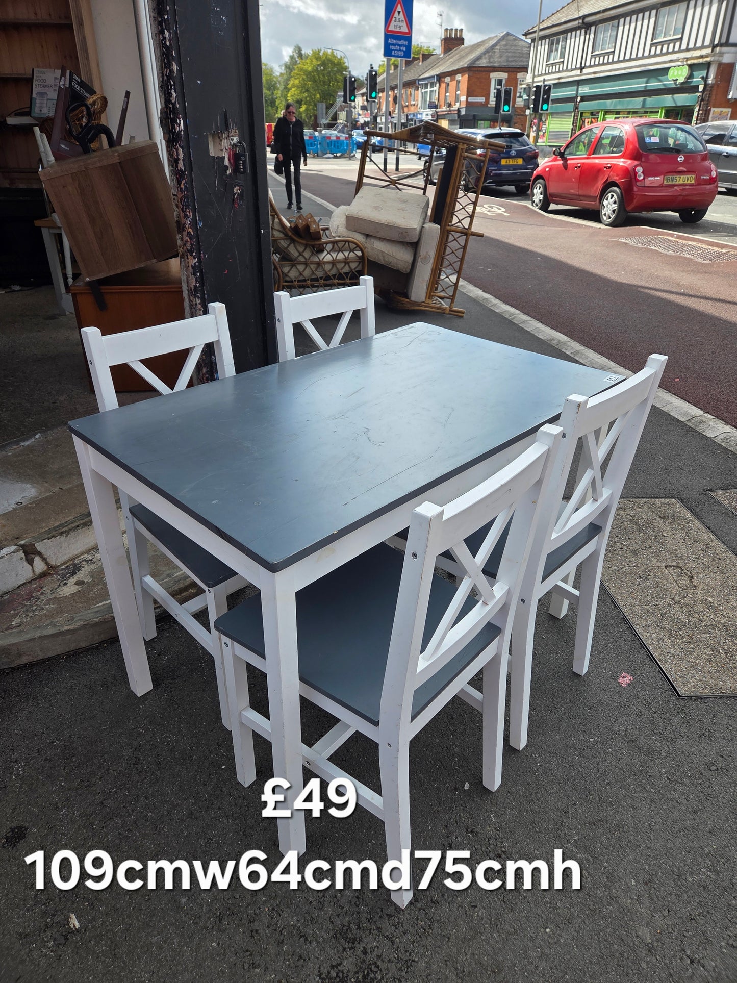 Dining table and 4 chairs 🌟 Free delivery in Leicester 🌟