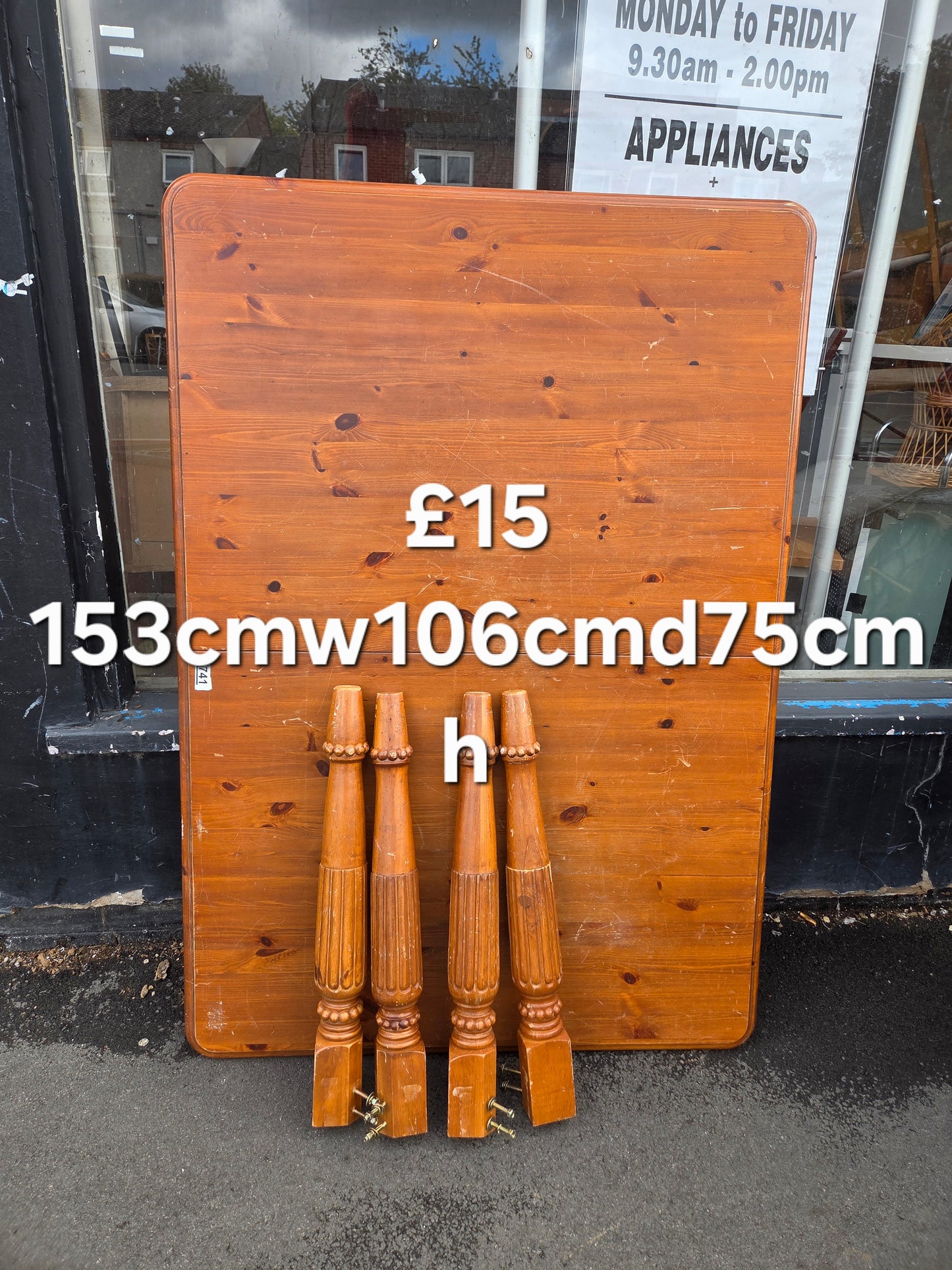Dining table 🌟 Free delivery in Leicester 🌟