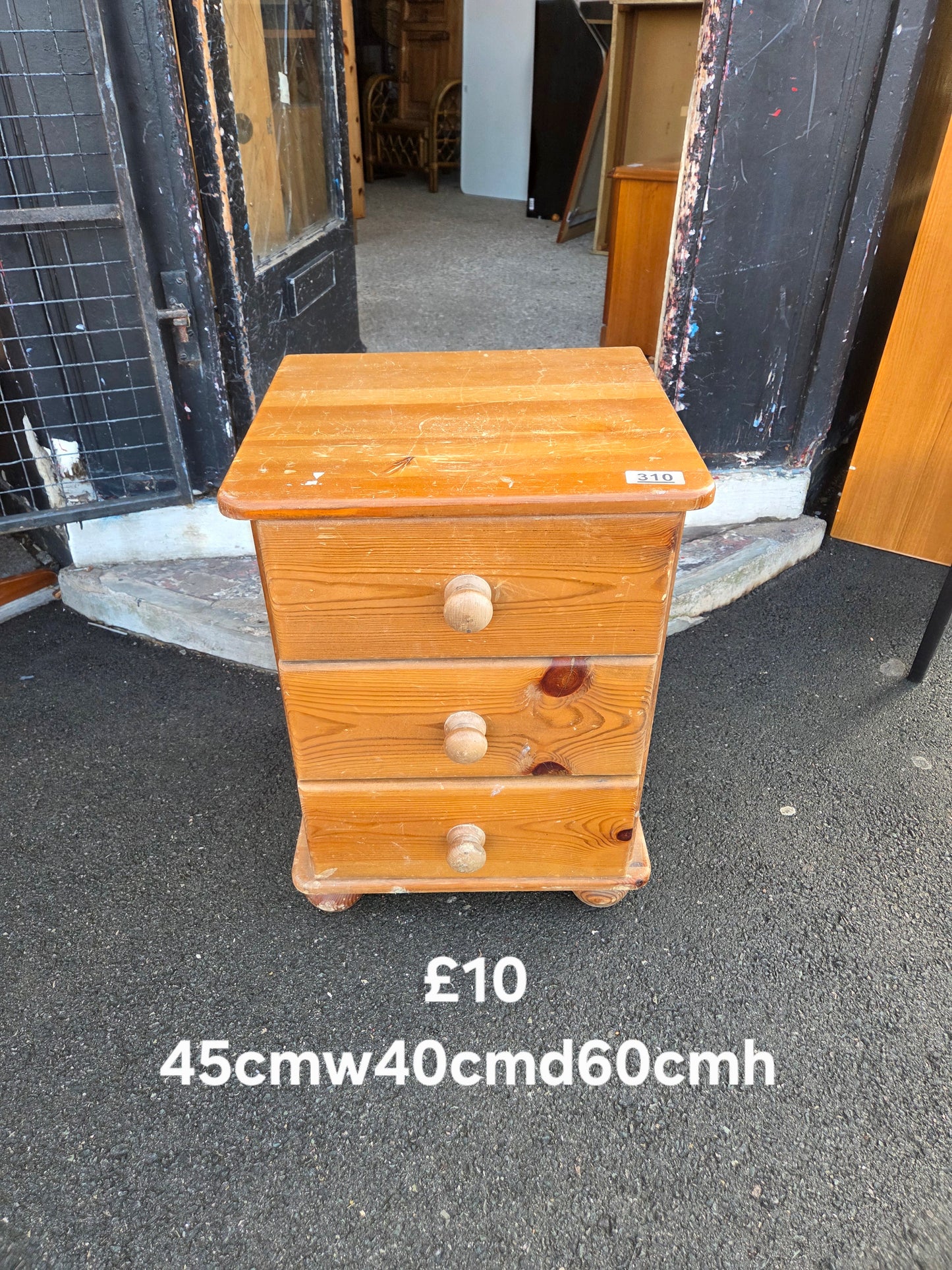 Bedside table 🌟 Free delivery in Leicester 🌟