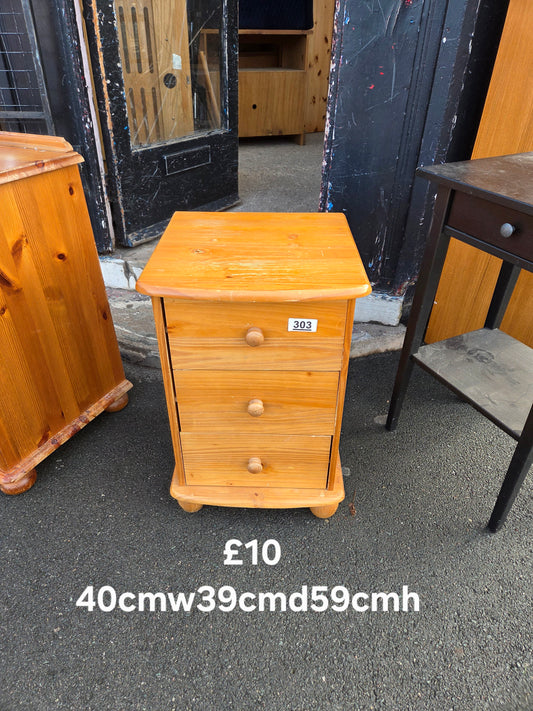 Bedside table 🌟 Free delivery in Leicester 🌟